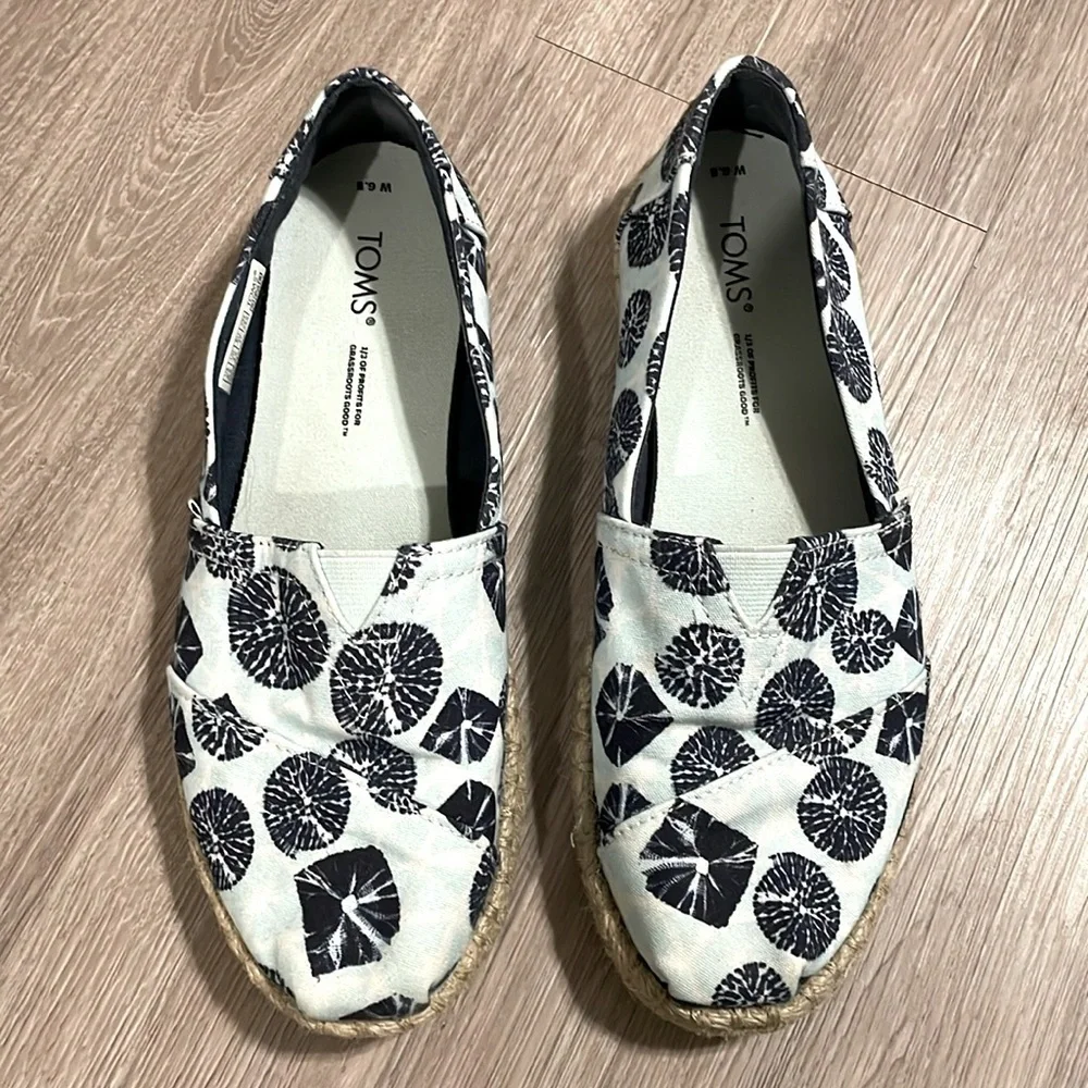 Tom’s Women ALPARGATA ROPE ESPADRILLE Flats Size 6.5 Blue Bohemian Granola Girl